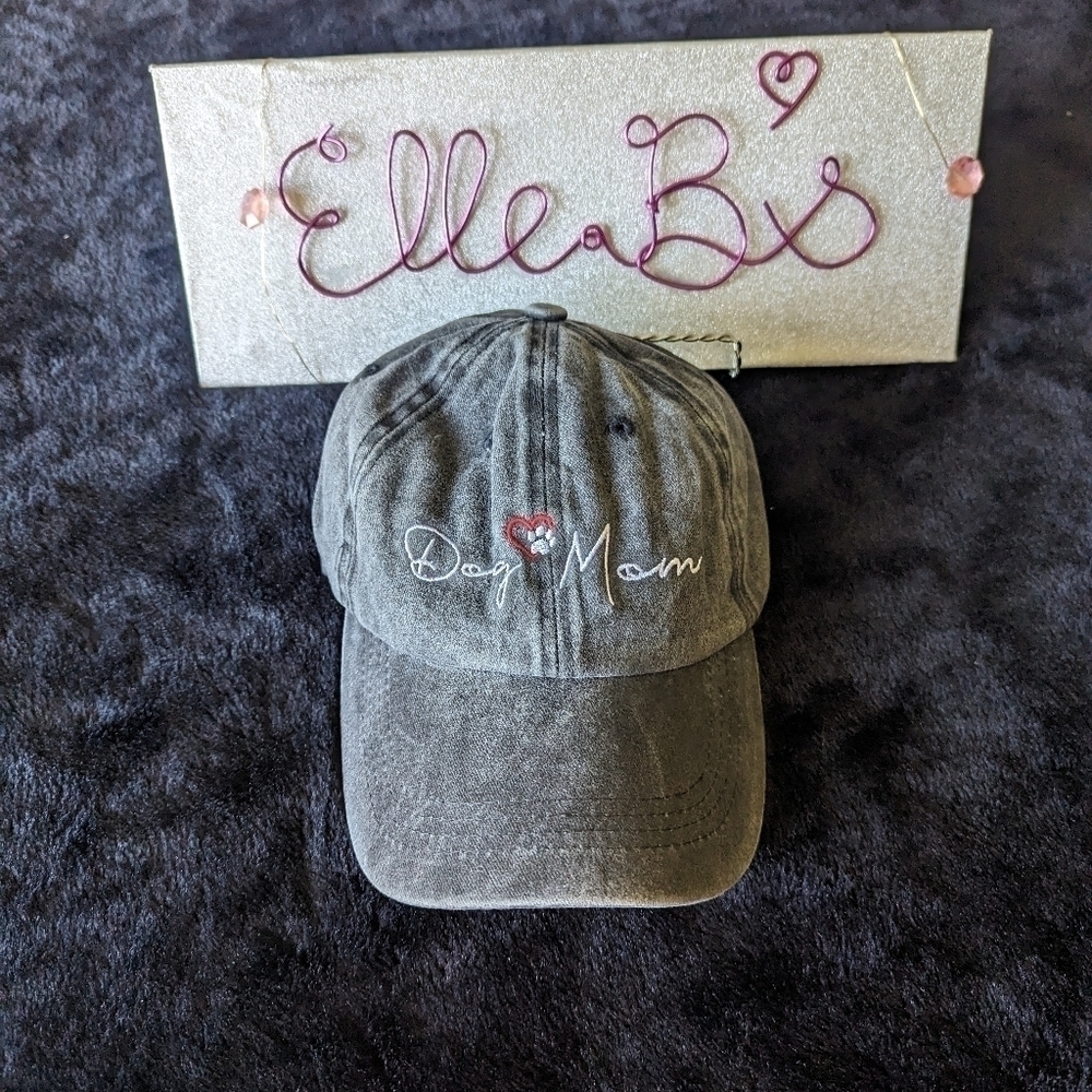 NWOT Black Dog Mom Hat
